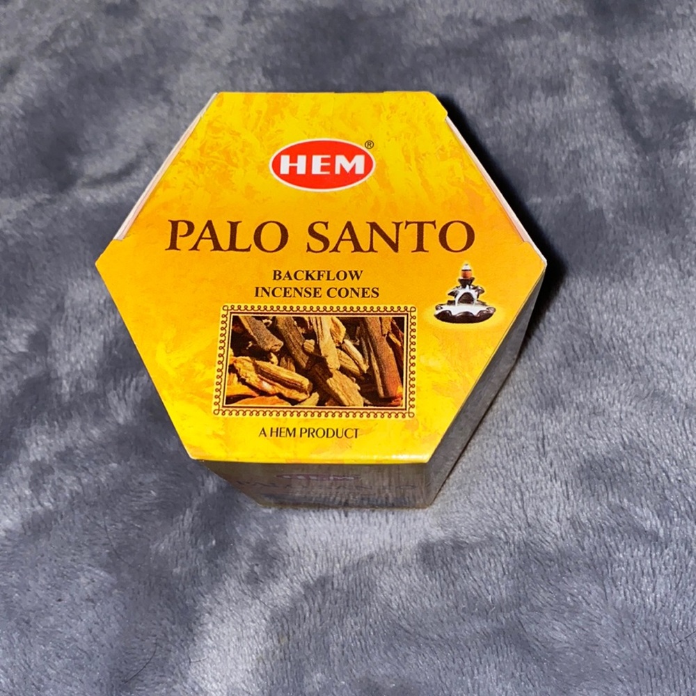 HEM Palo Santo Backflow Incense Cones